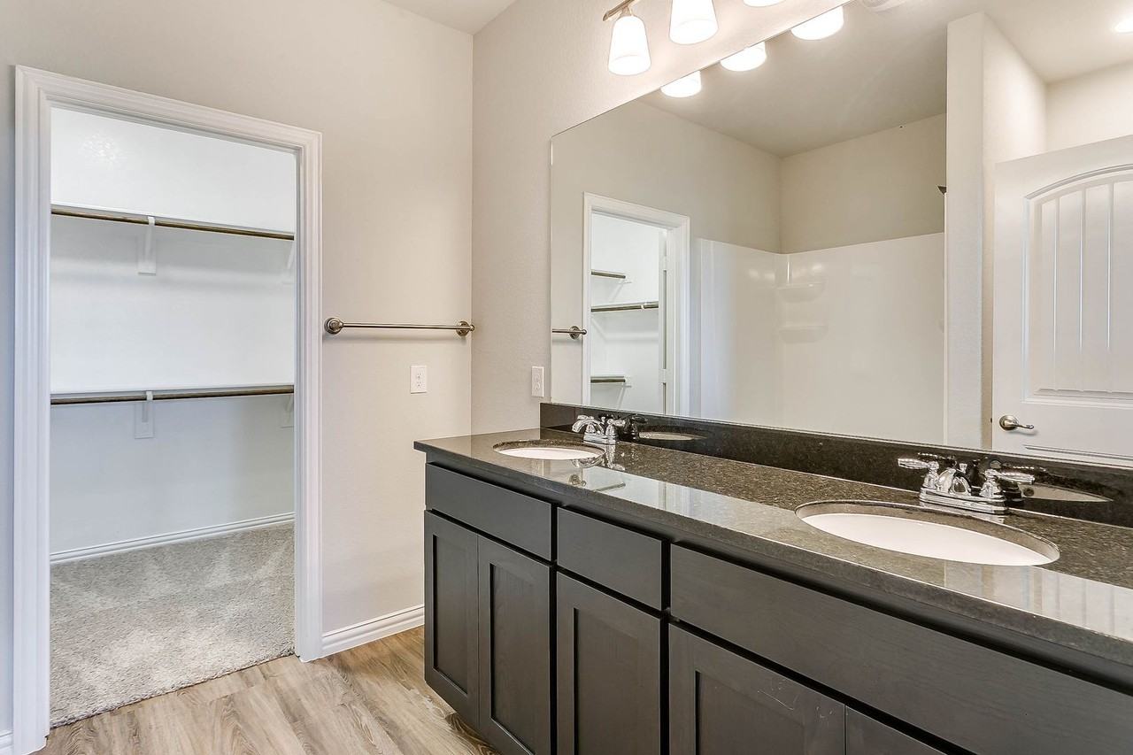 5605 Mclanahan Ln - Photo 6 of 11