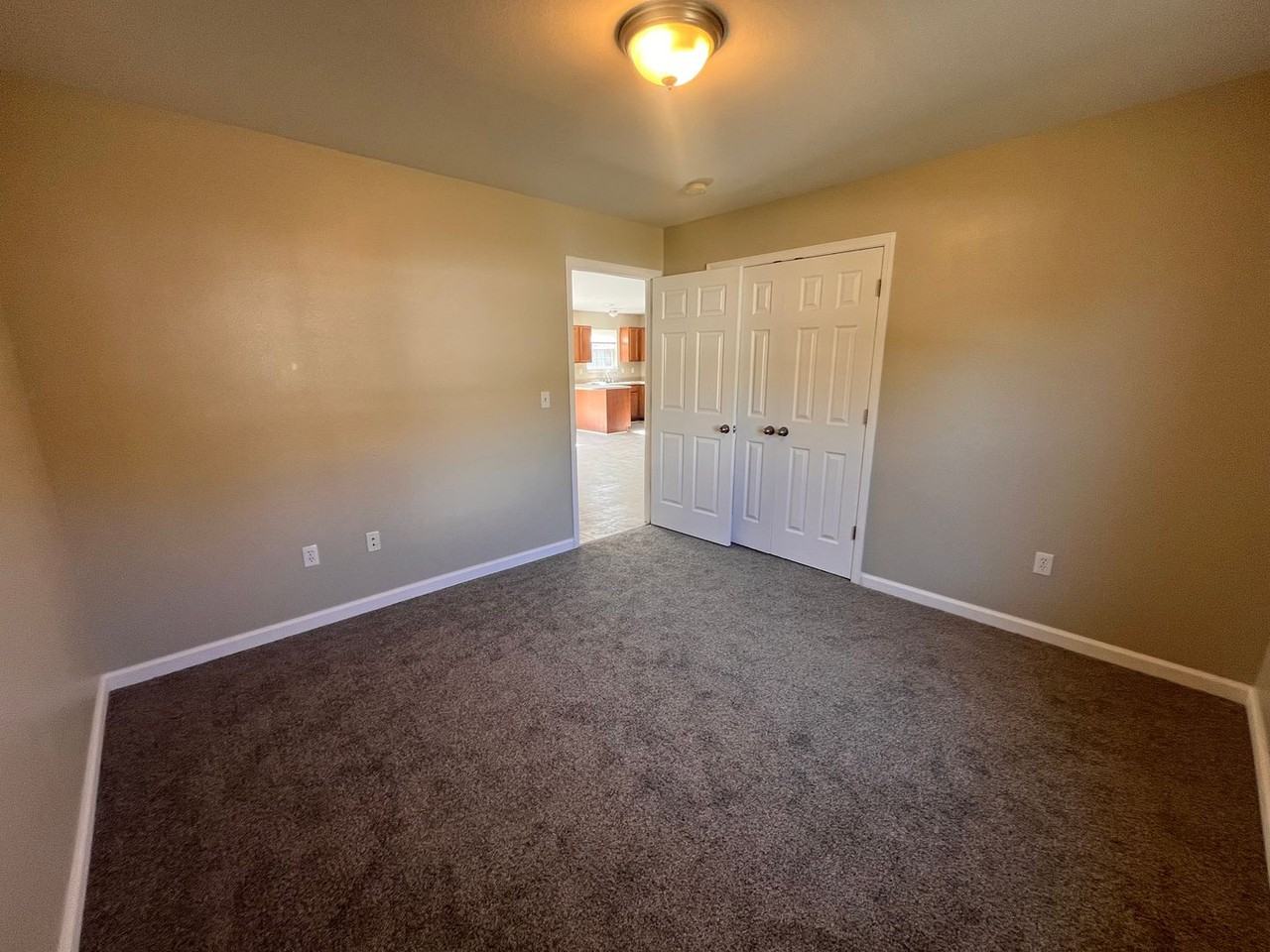 24259 Tanglewood Rd - Photo 6 of 17