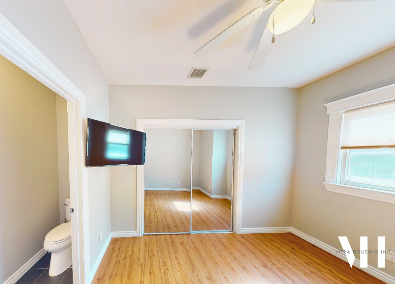 Exceptional Five Bedroom Home Near USC Campus! - Photo 7 of 10