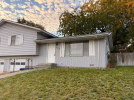 featured image of 806 W 6th Ave