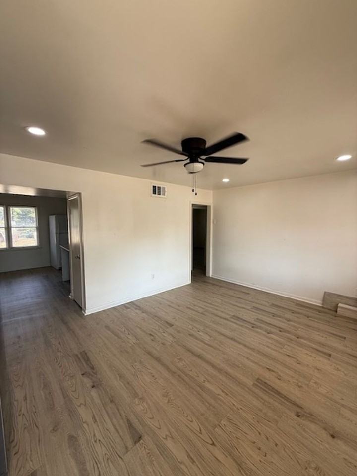 2158 Lowden St - Photo 3 of 12