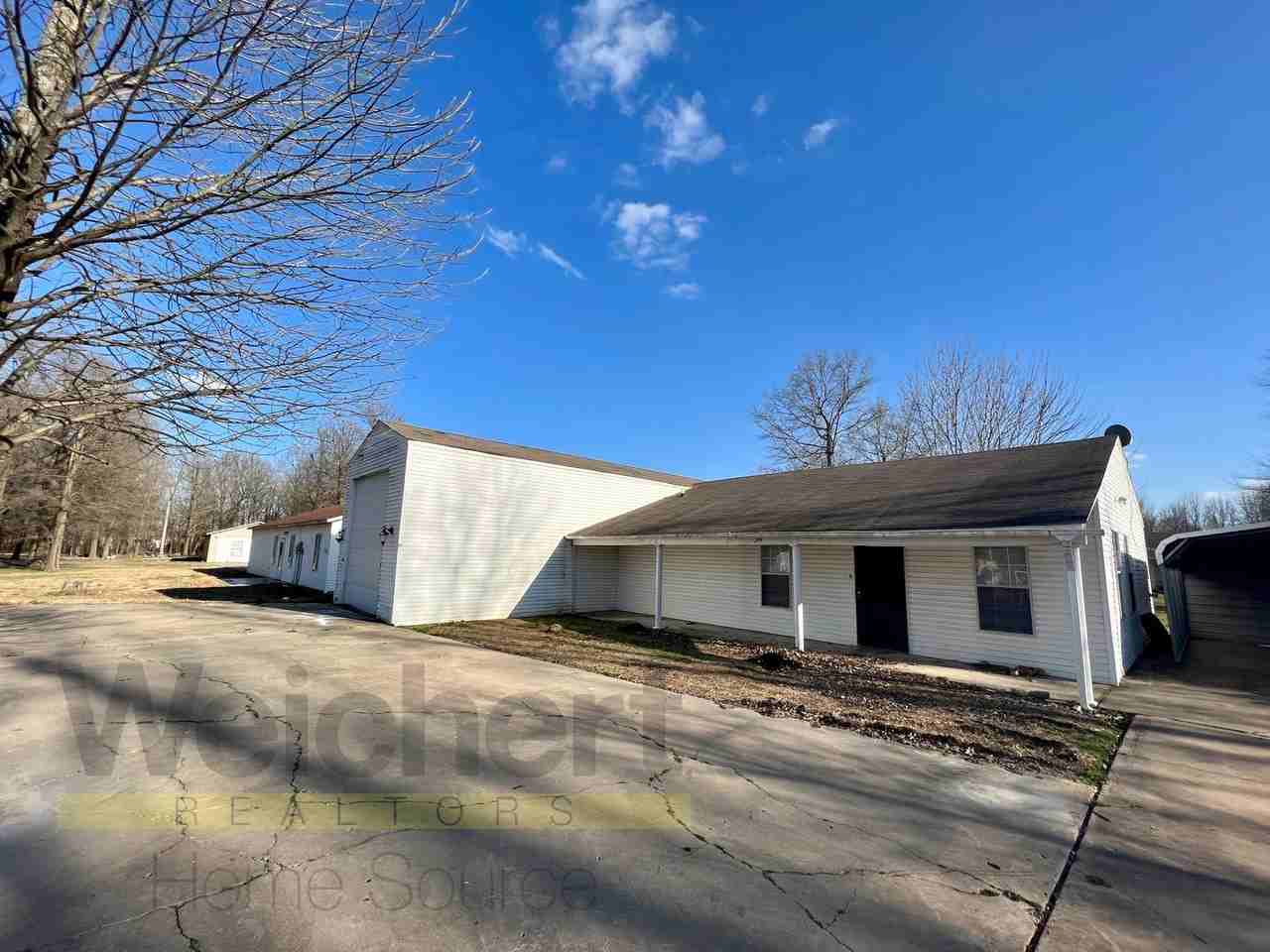 1306 Barton Ln - Photo 2 of 11