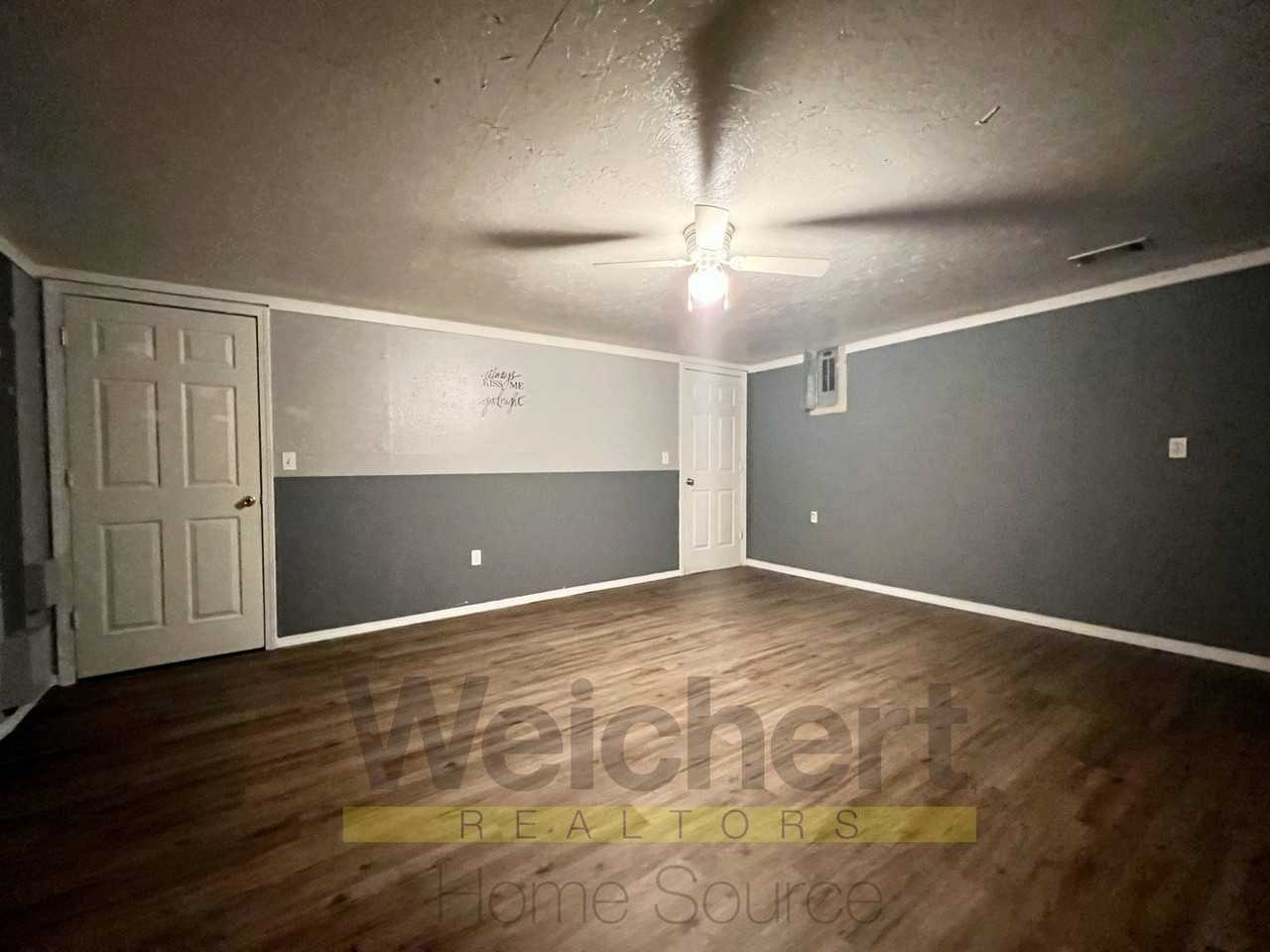 1306 Barton Ln - Photo 3 of 11