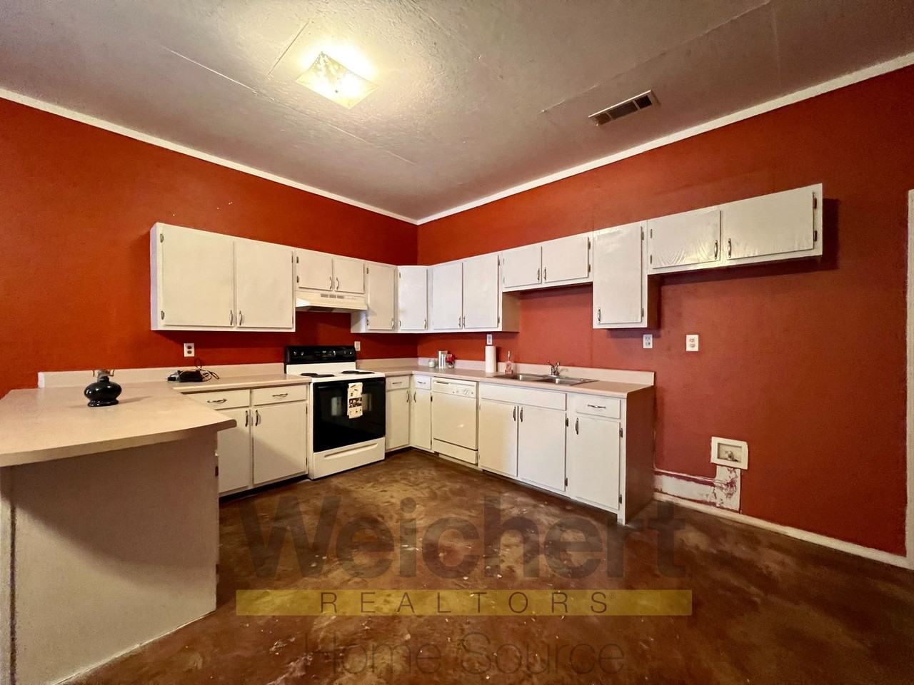 1306 Barton Ln - Photo 4 of 11