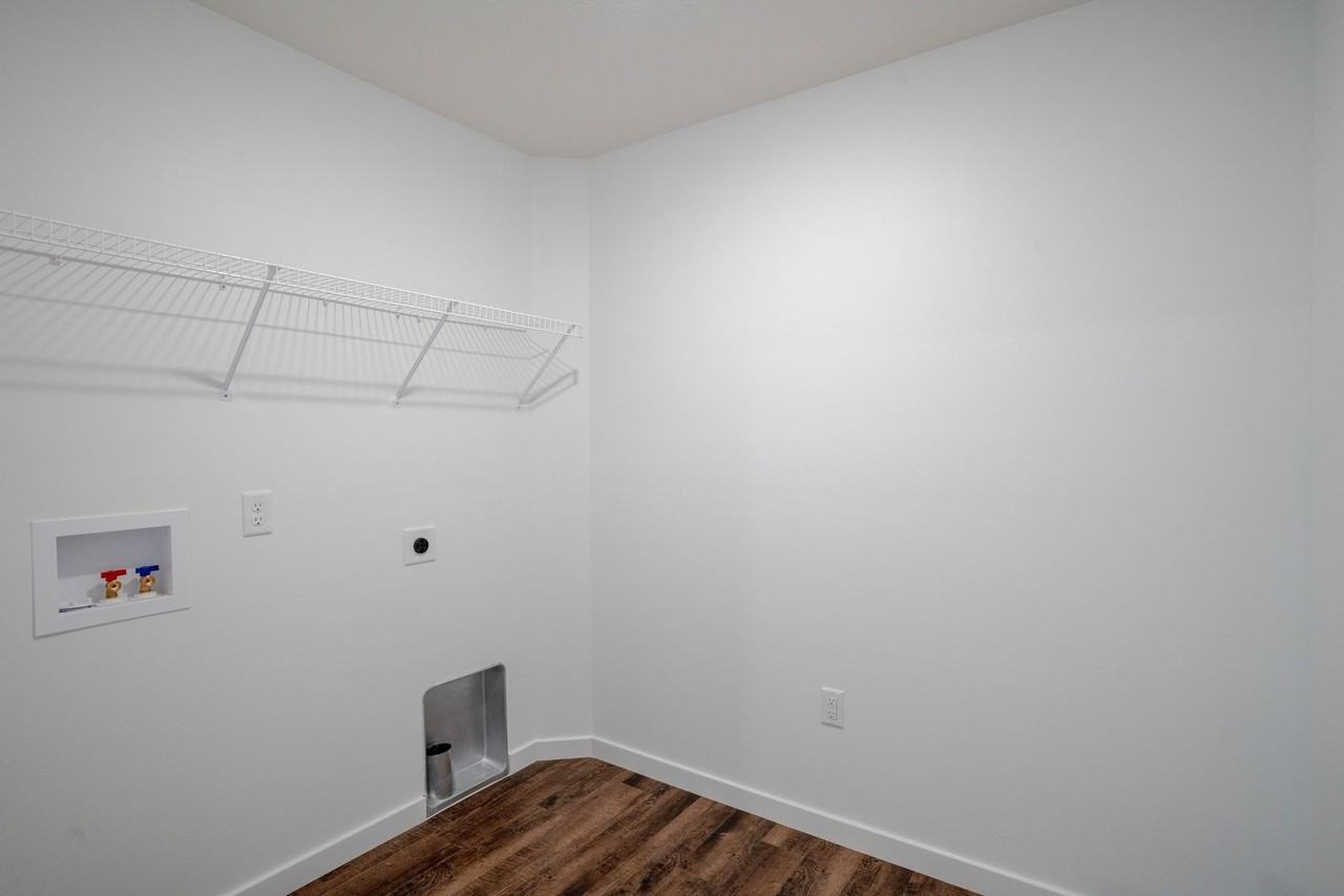 2625 2625 S Cheri Dr - Photo 2 of 21