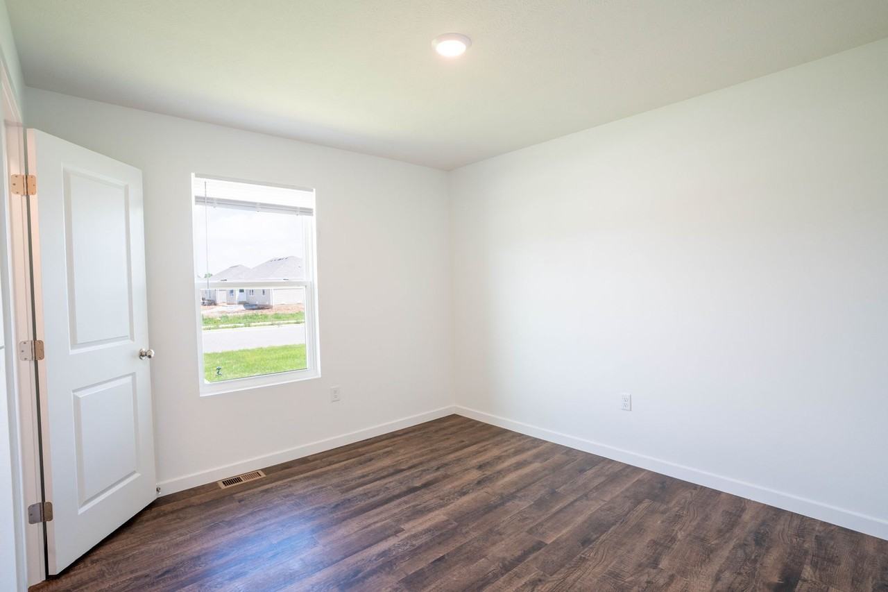2625 2625 S Cheri Dr - Photo 5 of 21