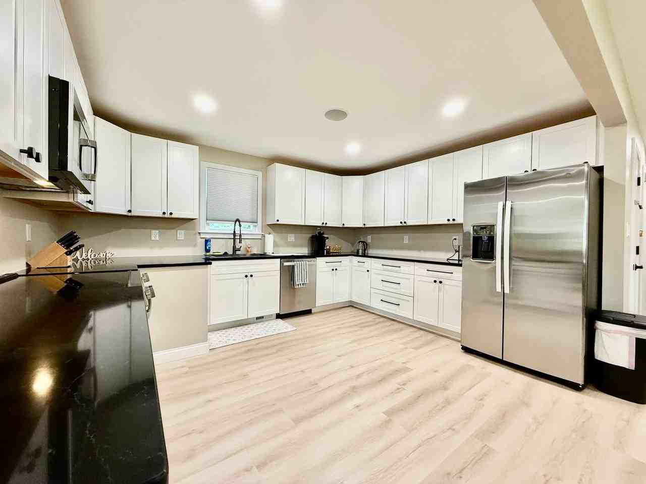 711 S Main St - Photo 4 of 42