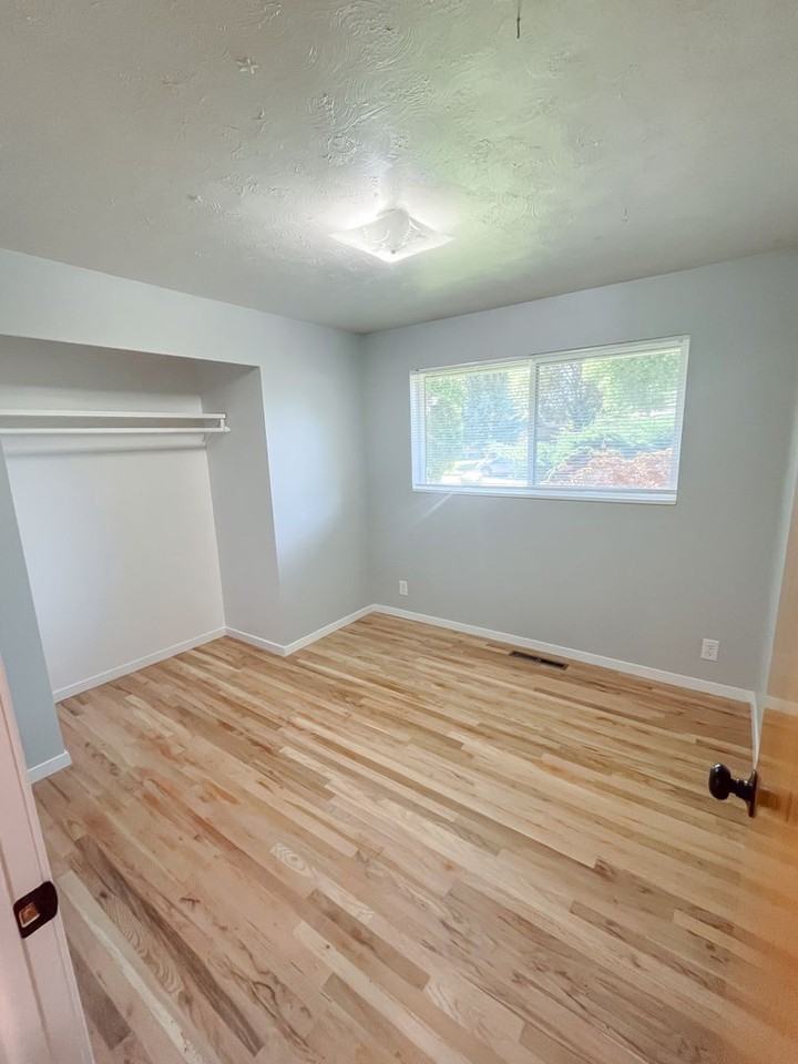 213 Jefferson Street - Photo 3 of 18