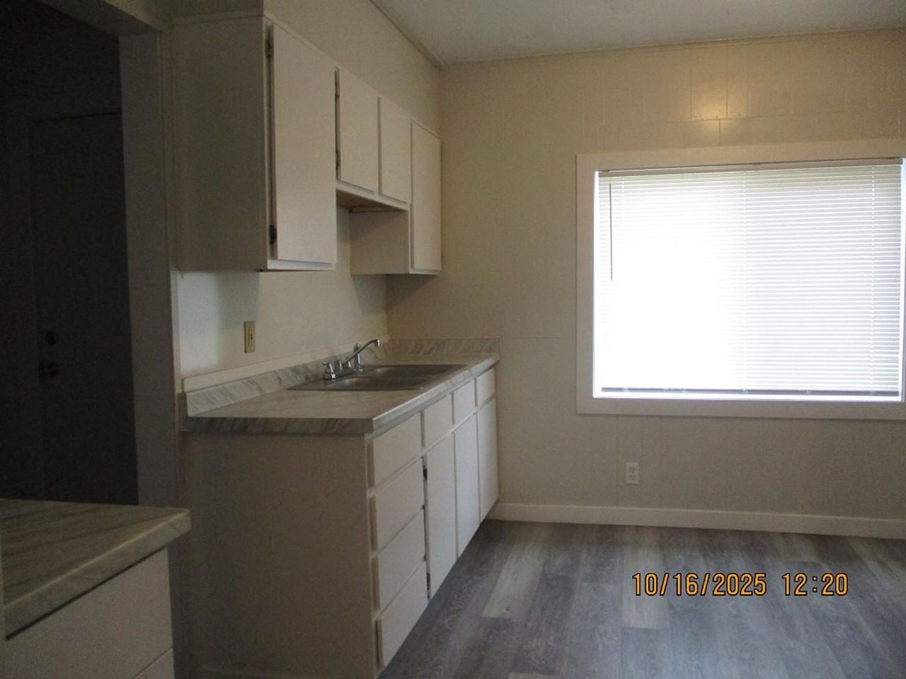 300 N Tilden St - Photo 5 of 11