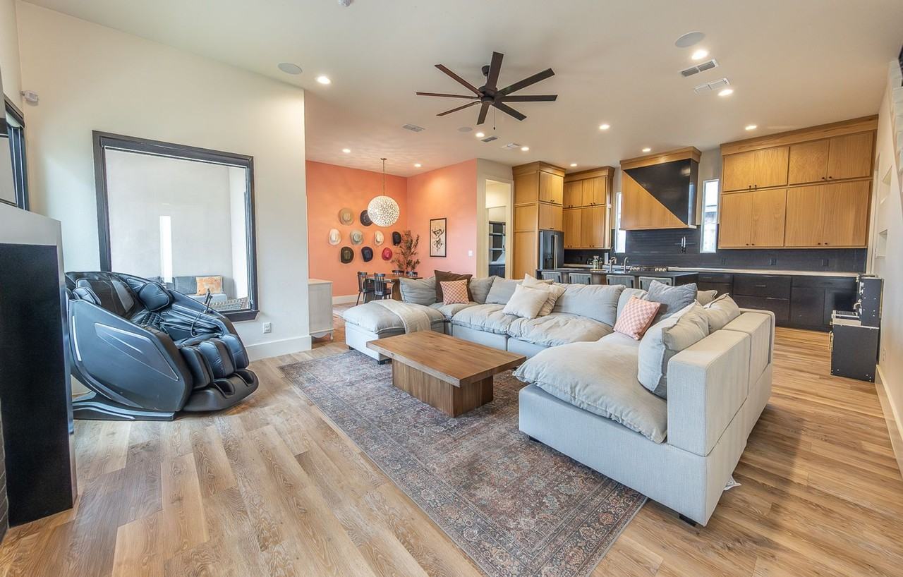 18 Wilshire Blvd - Photo 3 of 32