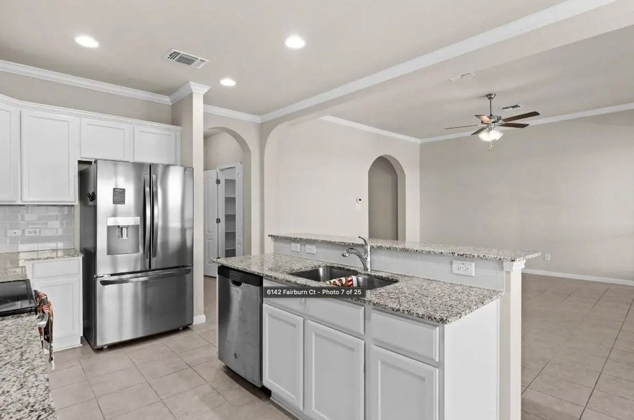 6142 Fairburn Court - Photo 4 of 12