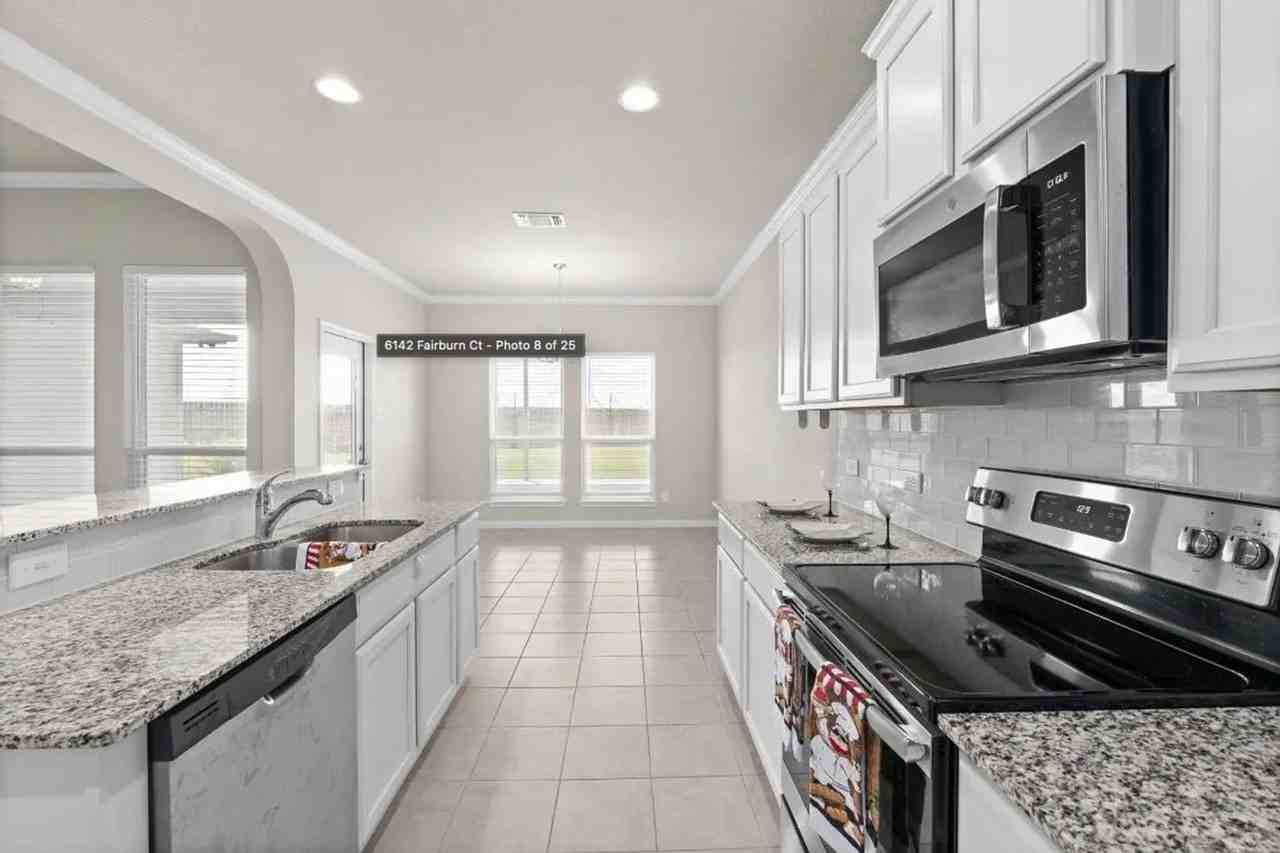 6142 Fairburn Court - Photo 6 of 12