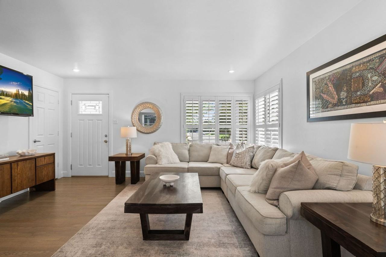 4501 E Utah Pl - Photo 5 of 34