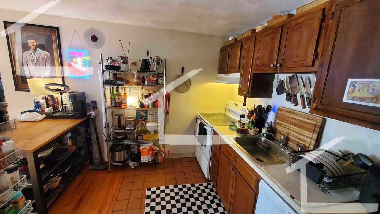 249 Kelton St - Photo 5 of 10