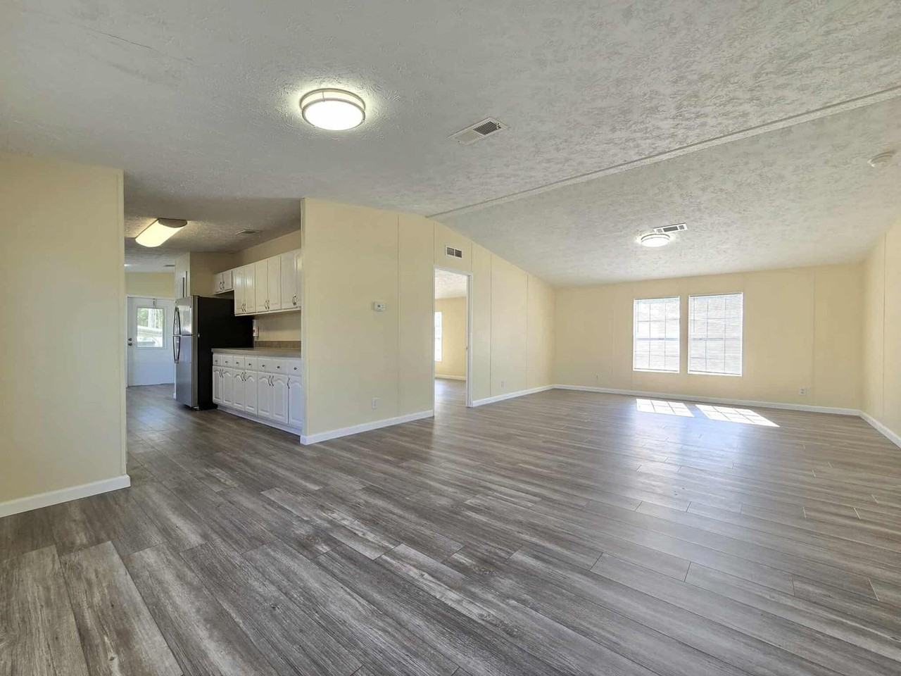 127 Knollwood Dr - Photo 4 of 22