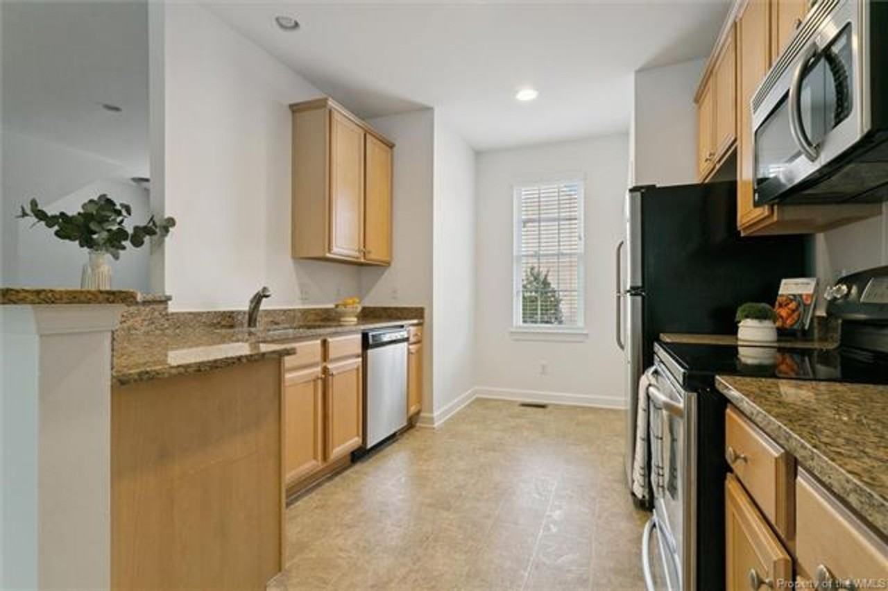 5403 Discovery Park Boulevard - Photo 5 of 15