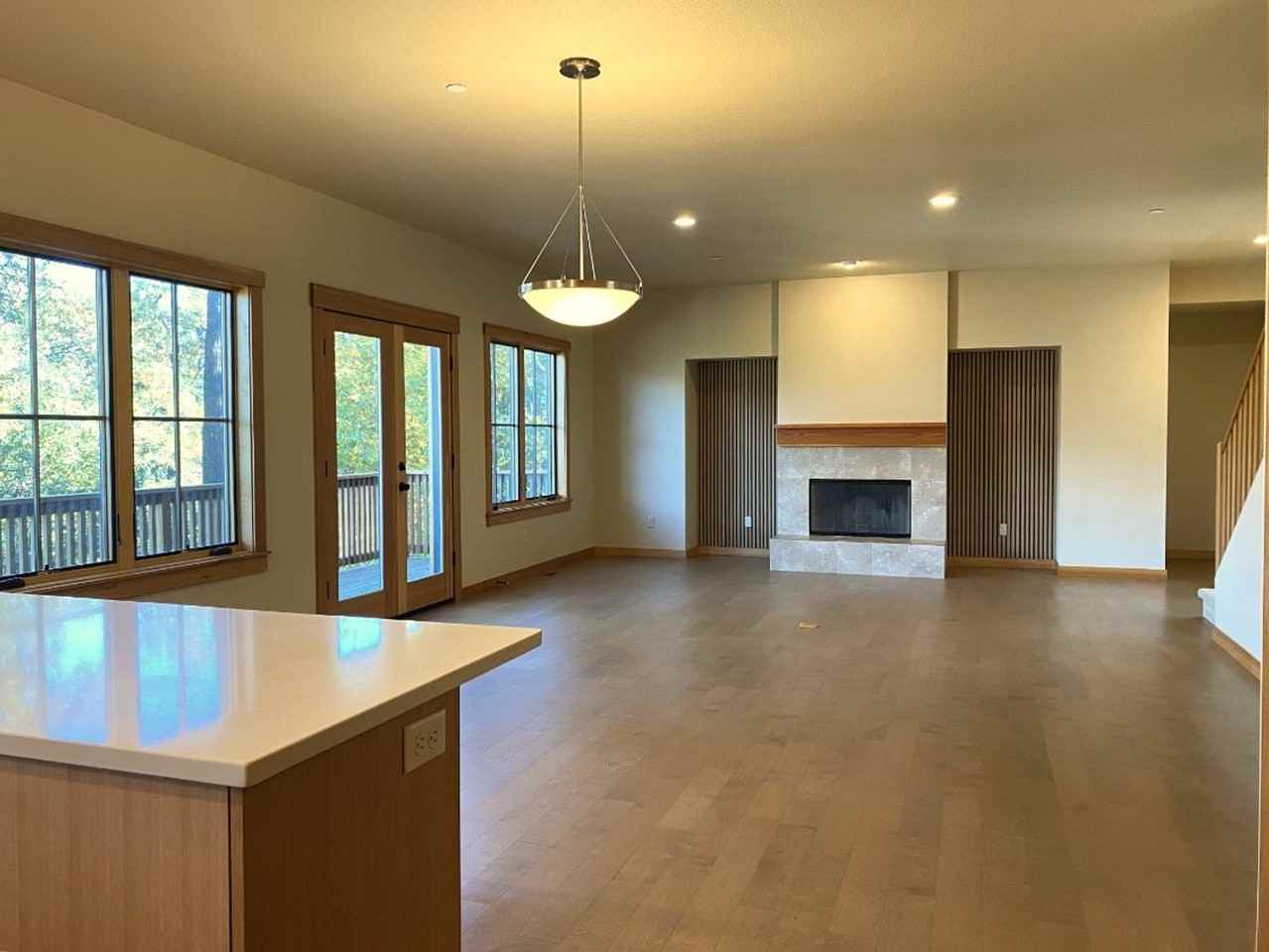 945 5th Ave - Photo 5 of 36