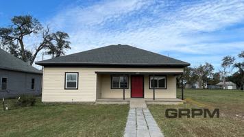 featured image of 622 W Avenue B