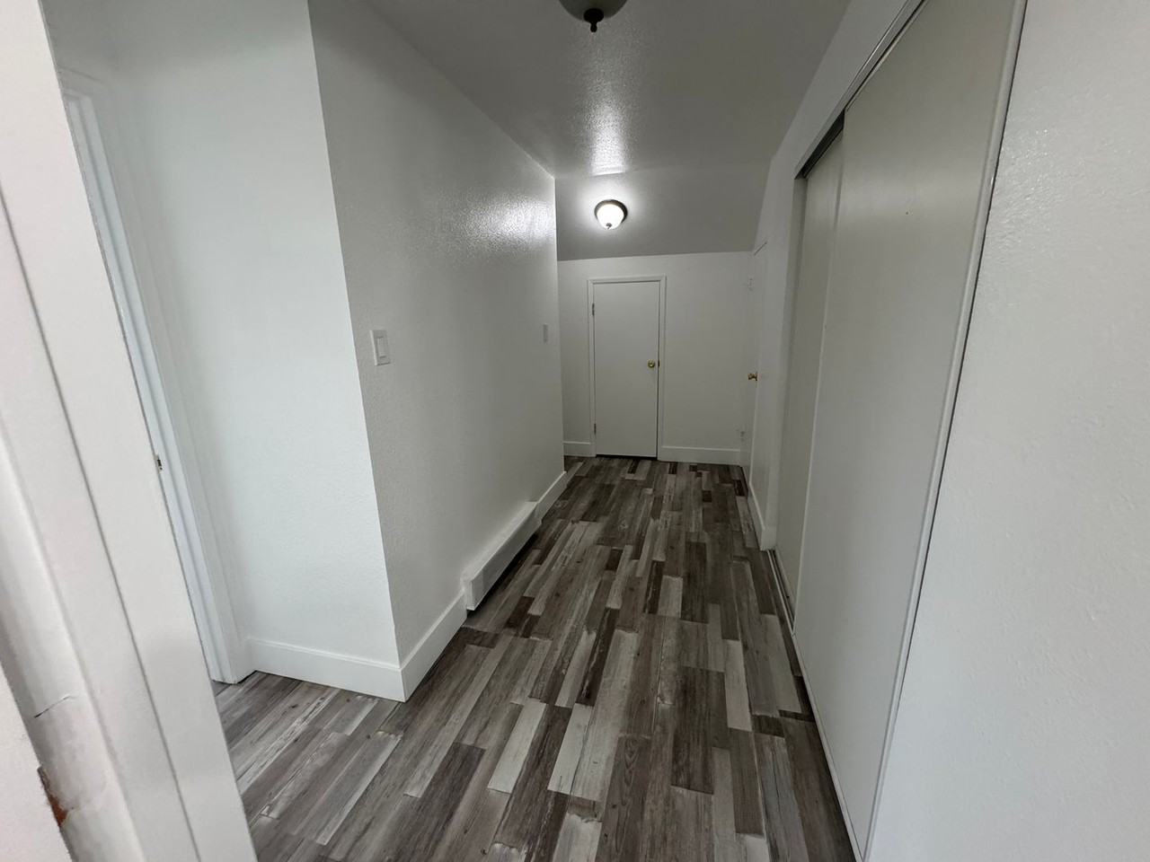 1775 London Cir - Photo 2 of 14