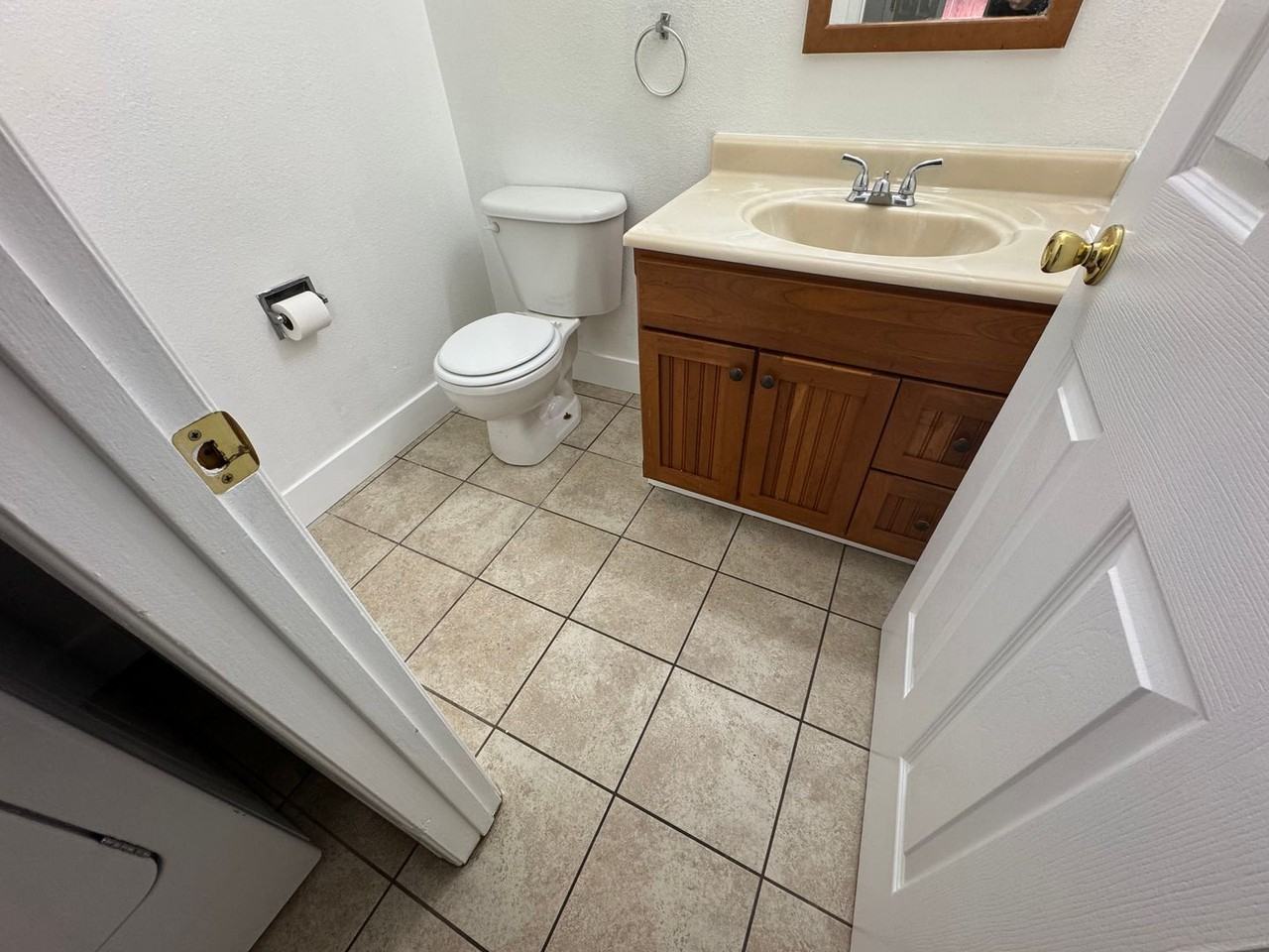 1775 London Cir - Photo 4 of 14