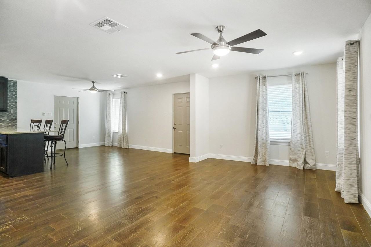 617 Park St - Photo 5 of 18