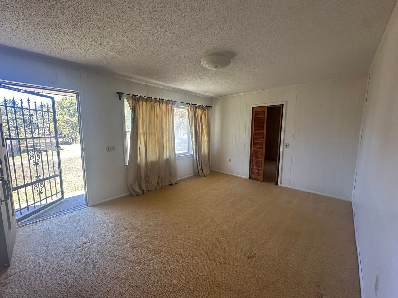 183 Oak Cir - Photo 3 of 21