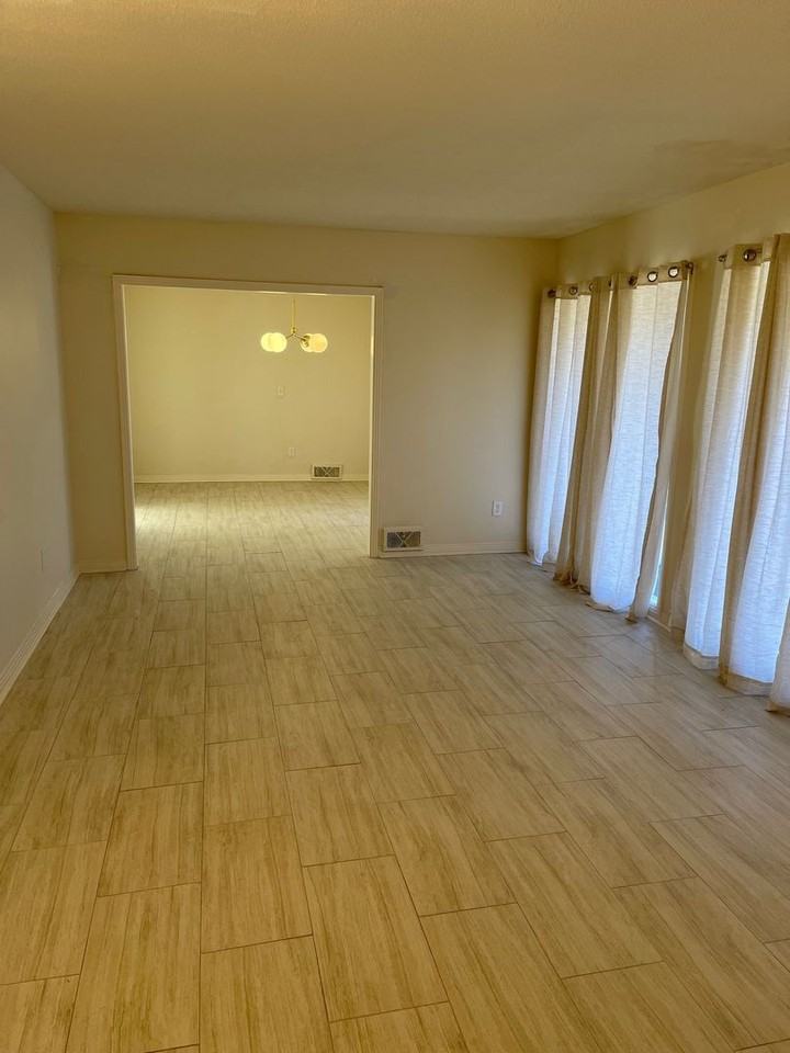 54 South East Yates Road South - Photo 3 of 19