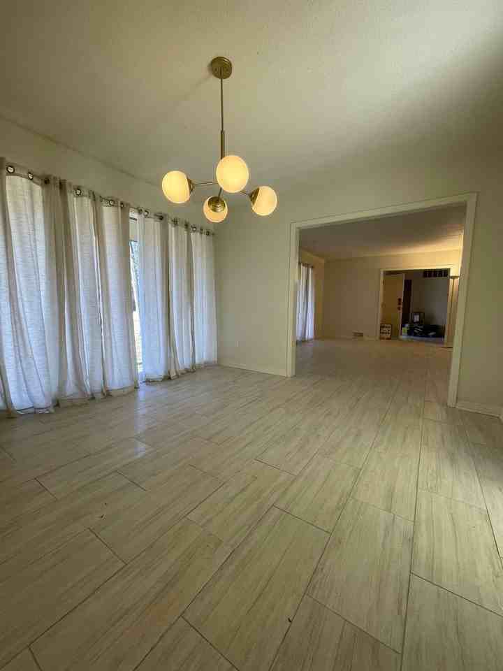 54 South East Yates Road South - Photo 4 of 19