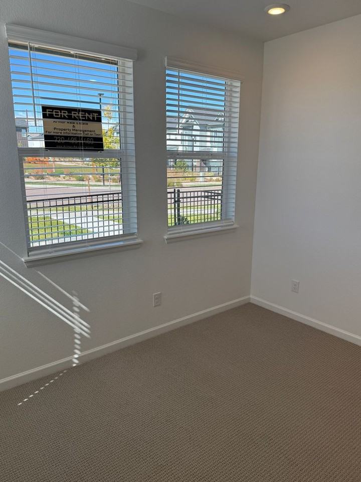 6794 Merseyside Ln - Photo 3 of 36