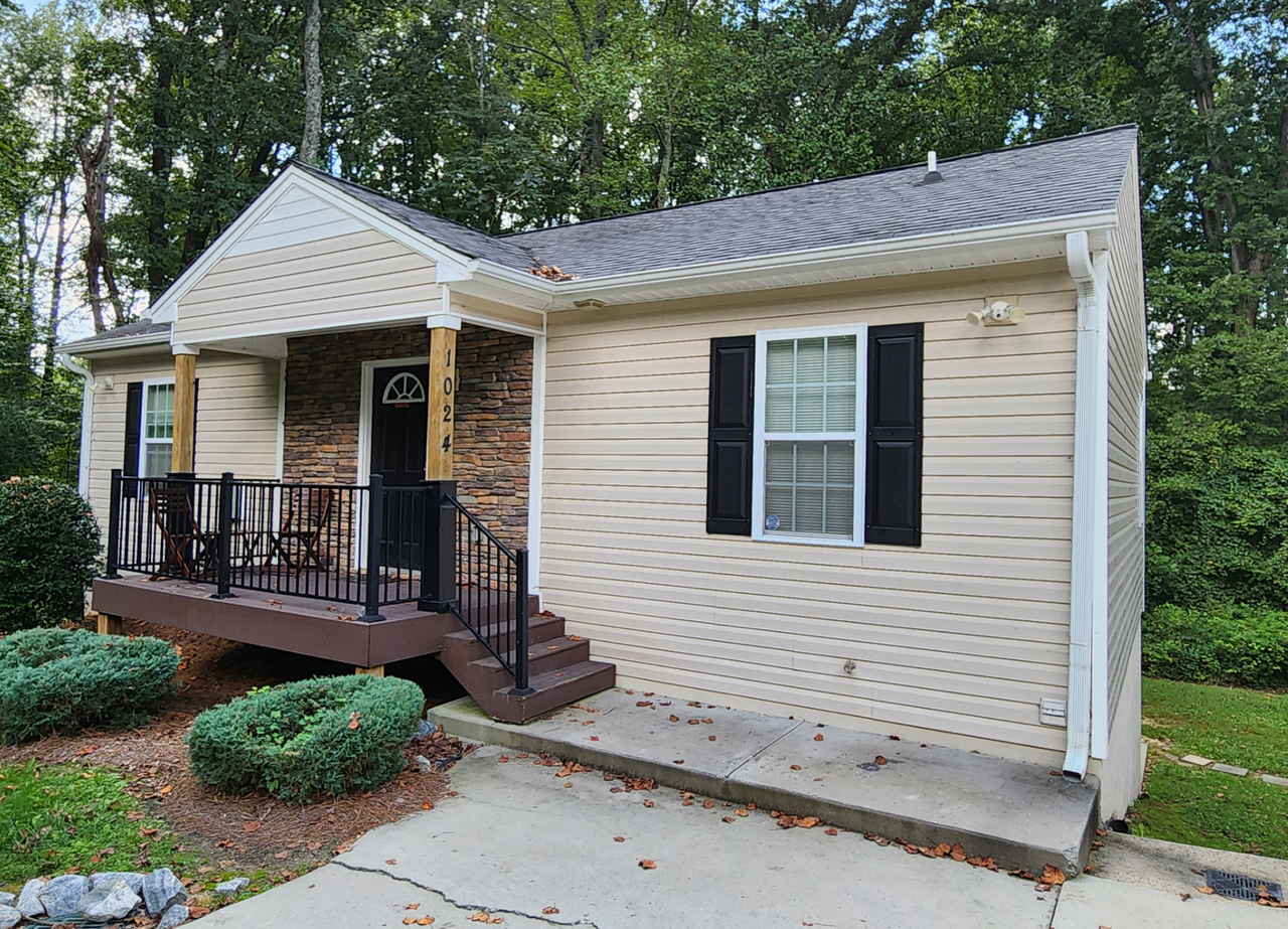 1024 Ranch Dr - Photo 2 of 5