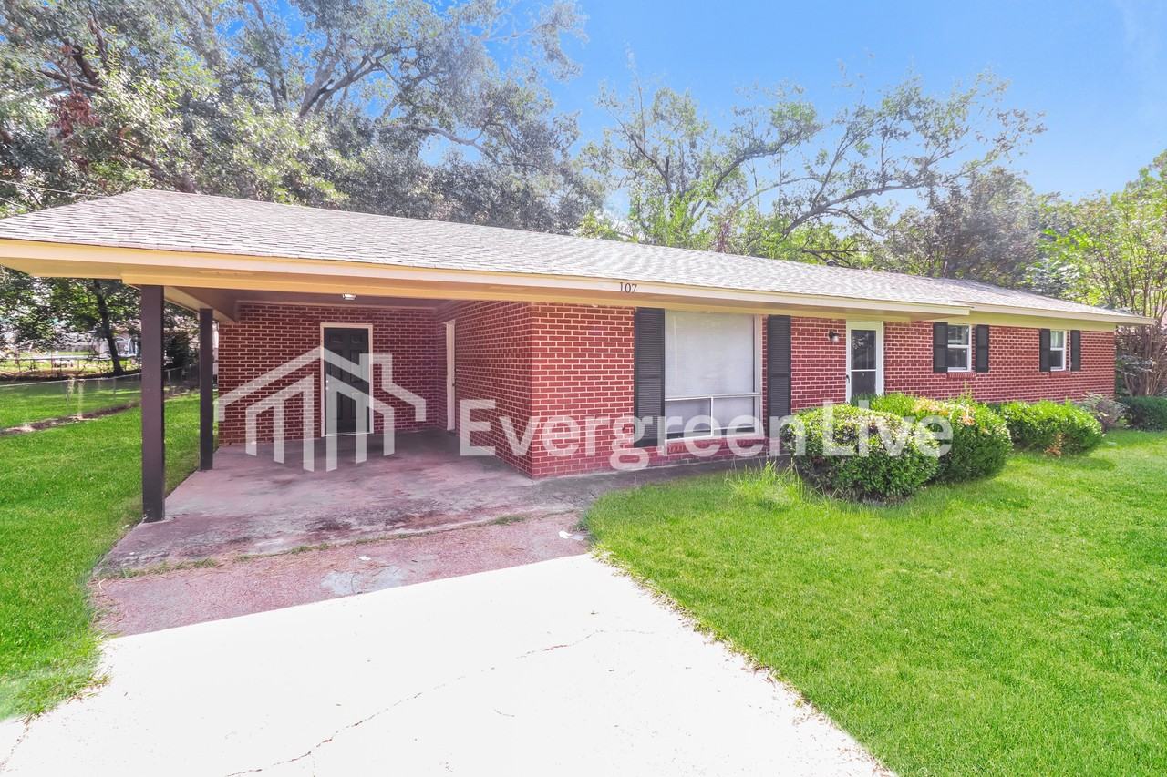 107 S Hargon St - Photo 2 of 15