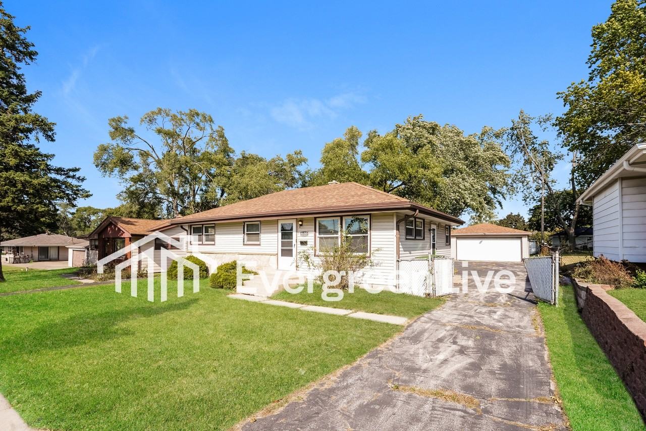 8250 W Mill Rd - Photo 2 of 15