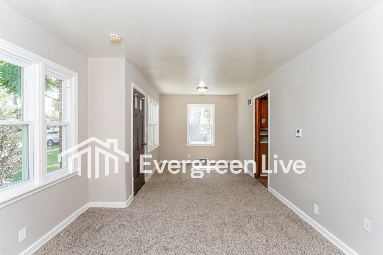 5019 N 24th St - Photo 3 of 15