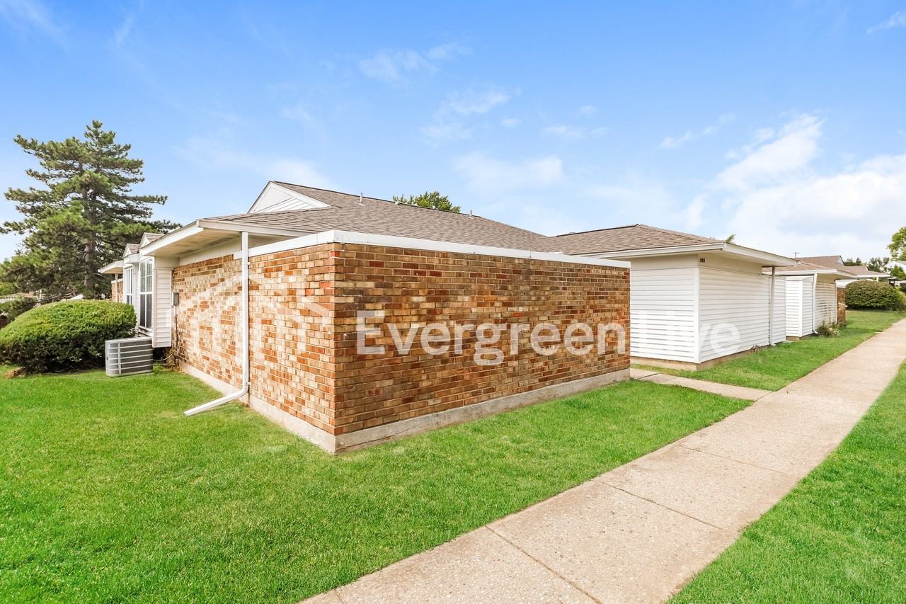 5887 Troy Villa Blvd - Photo 2 of 15