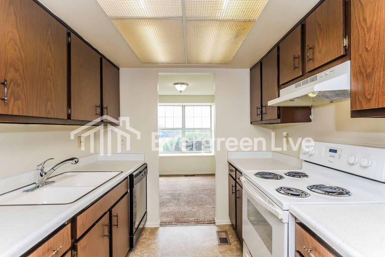 5887 Troy Villa Blvd - Photo 7 of 15