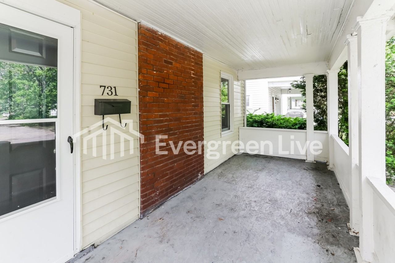 731 Malvern Ave - Photo 3 of 15