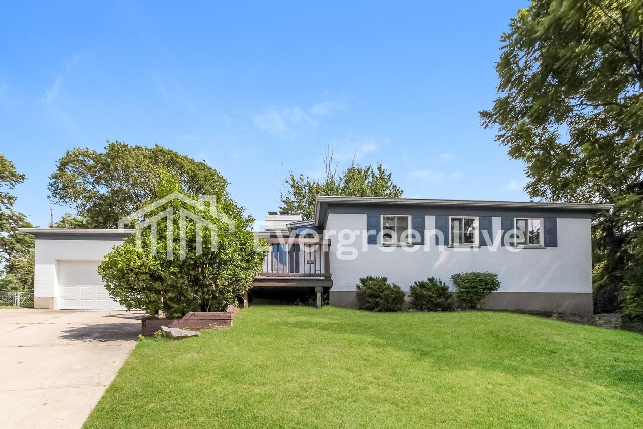 5774 Glow Ct - Photo 2 of 16