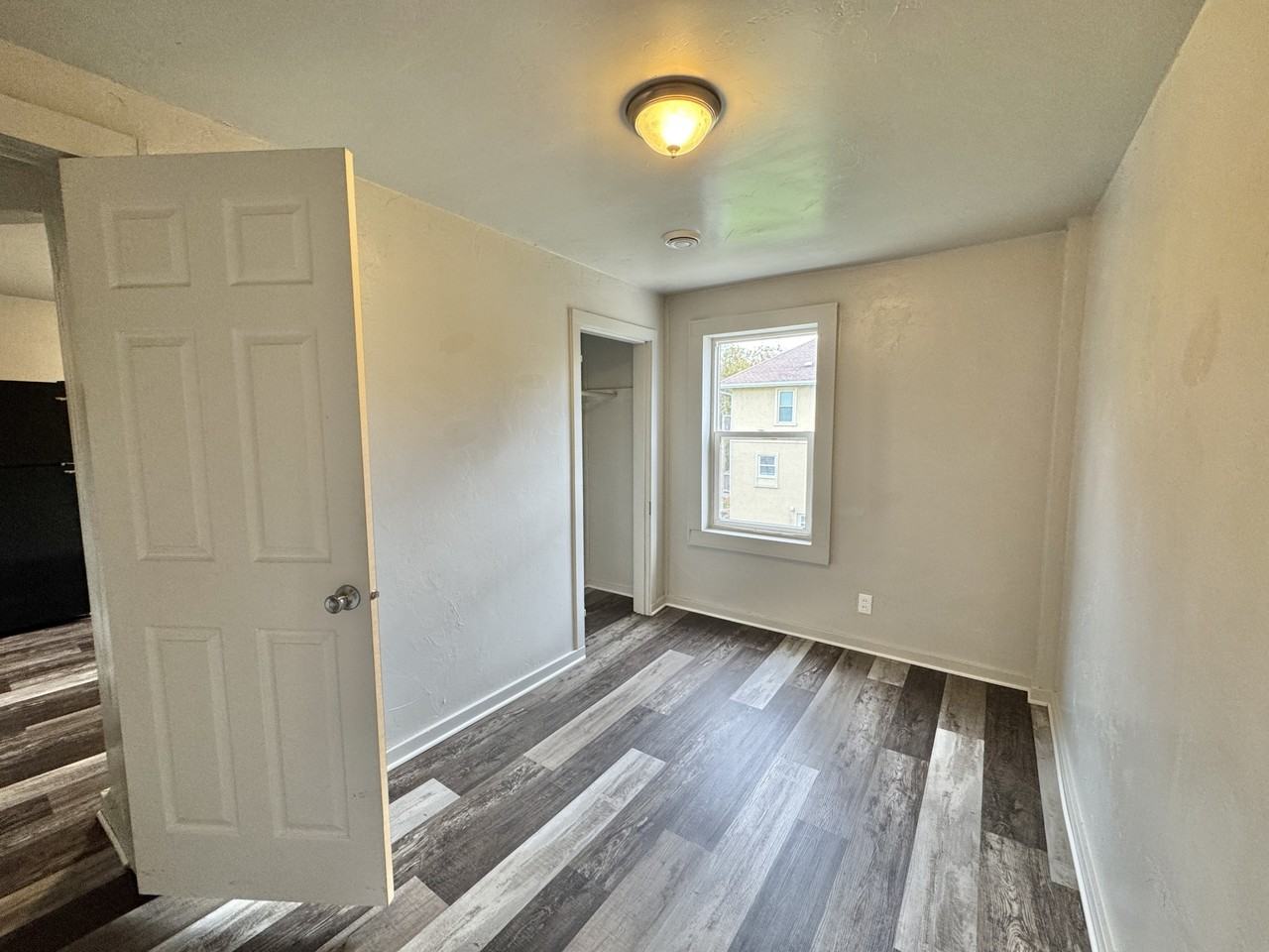 643 643/645 South Jefferson Street/401 Cass St. - Photo 2 of 9