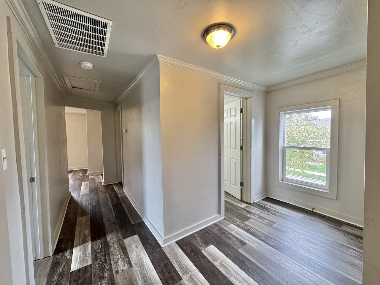 643 643/645 South Jefferson Street/401 Cass St. - Photo 7 of 9