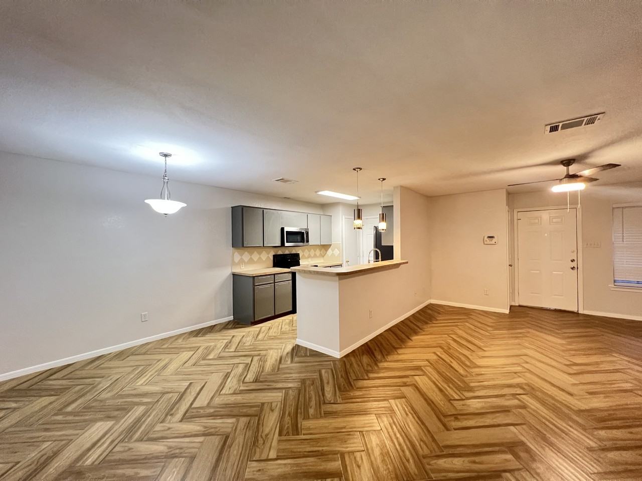 100 S 16th St #A - Photo 2 of 12