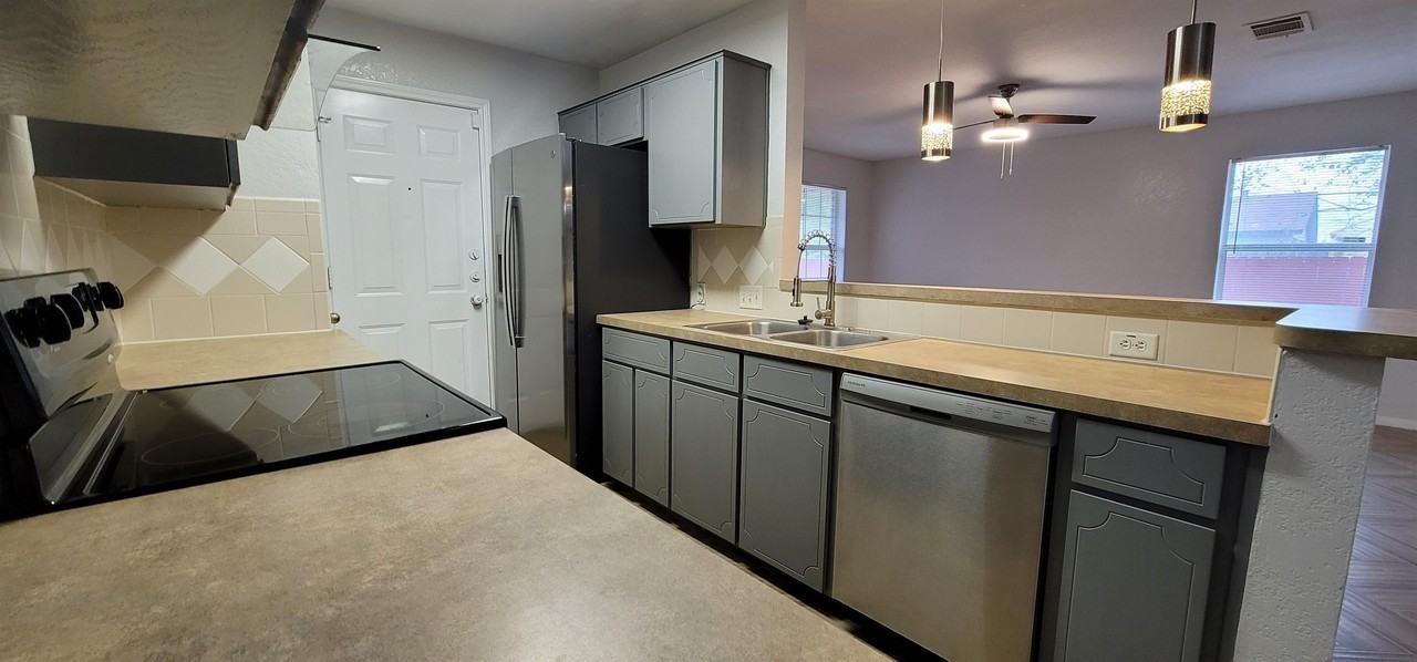 100 S 16th St #A - Photo 6 of 12