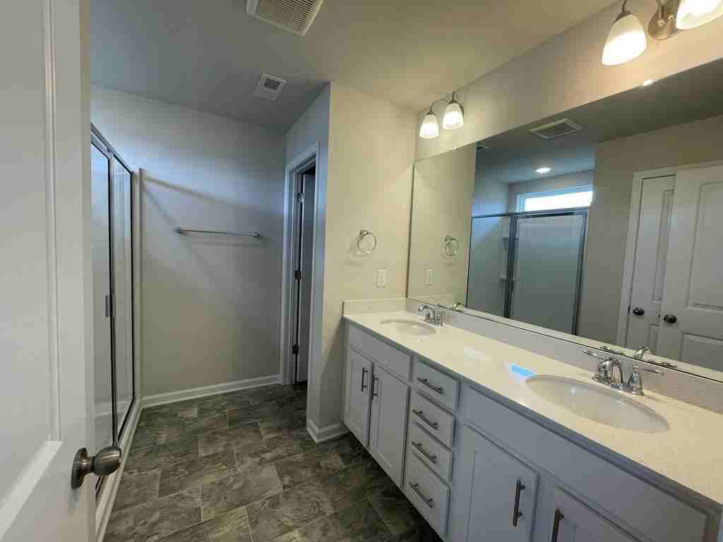 672 Crestdale Dr - Photo 7 of 22