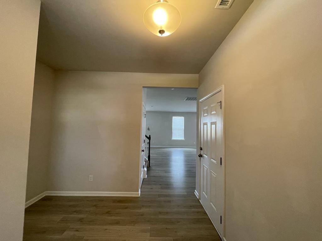 672 Crestdale Dr - Photo 4 of 22
