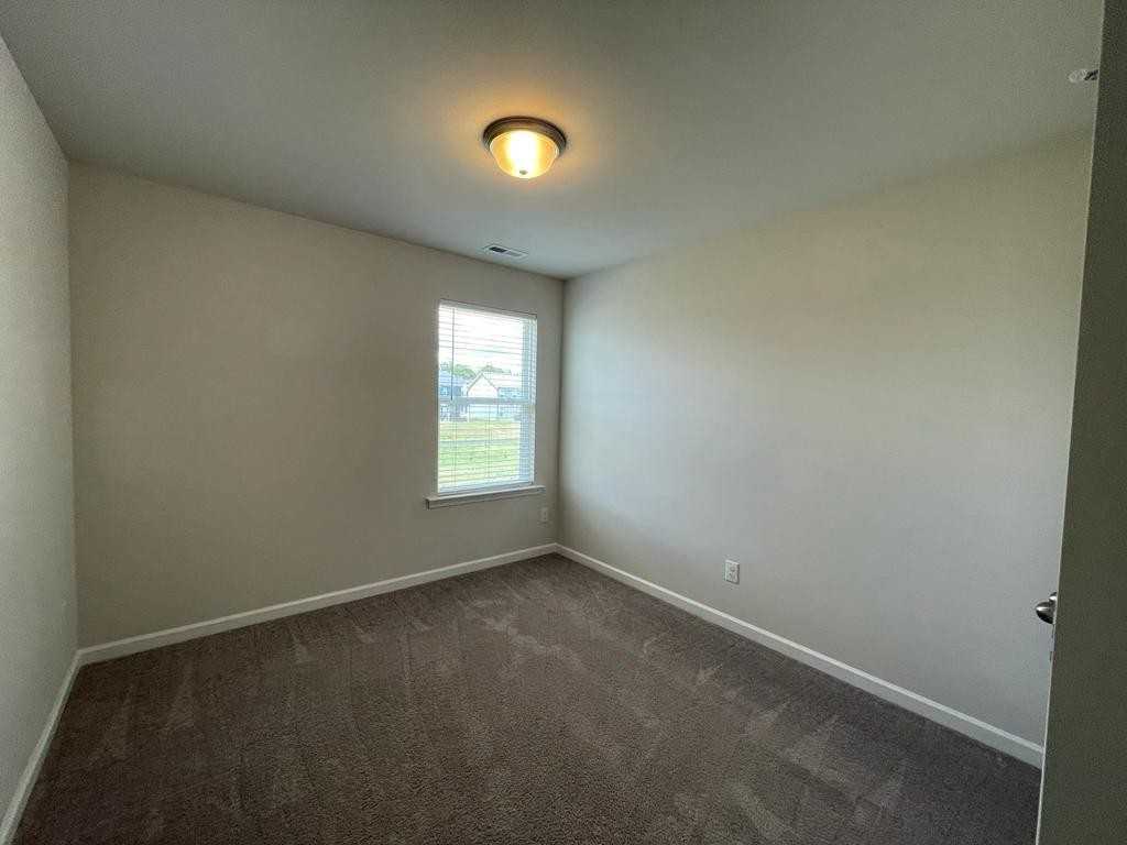 672 Crestdale Dr - Photo 4 of 22