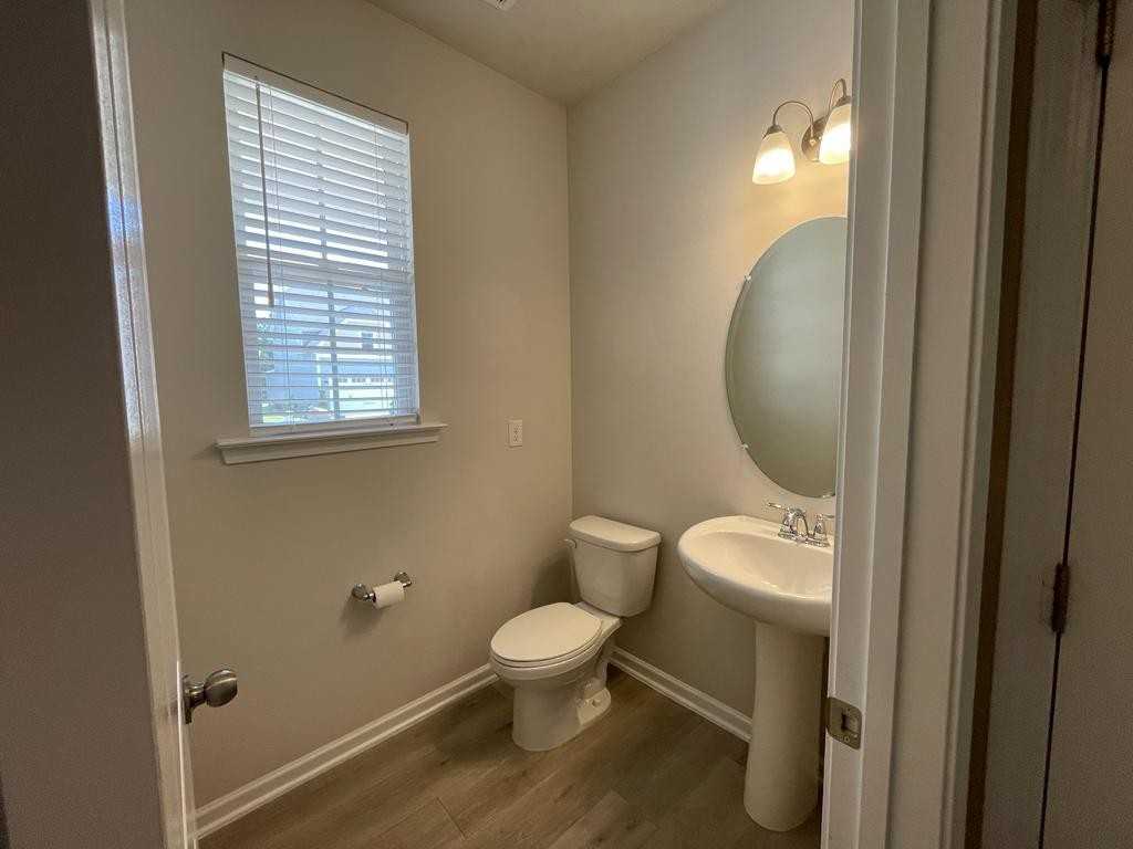 672 Crestdale Dr - Photo 3 of 22