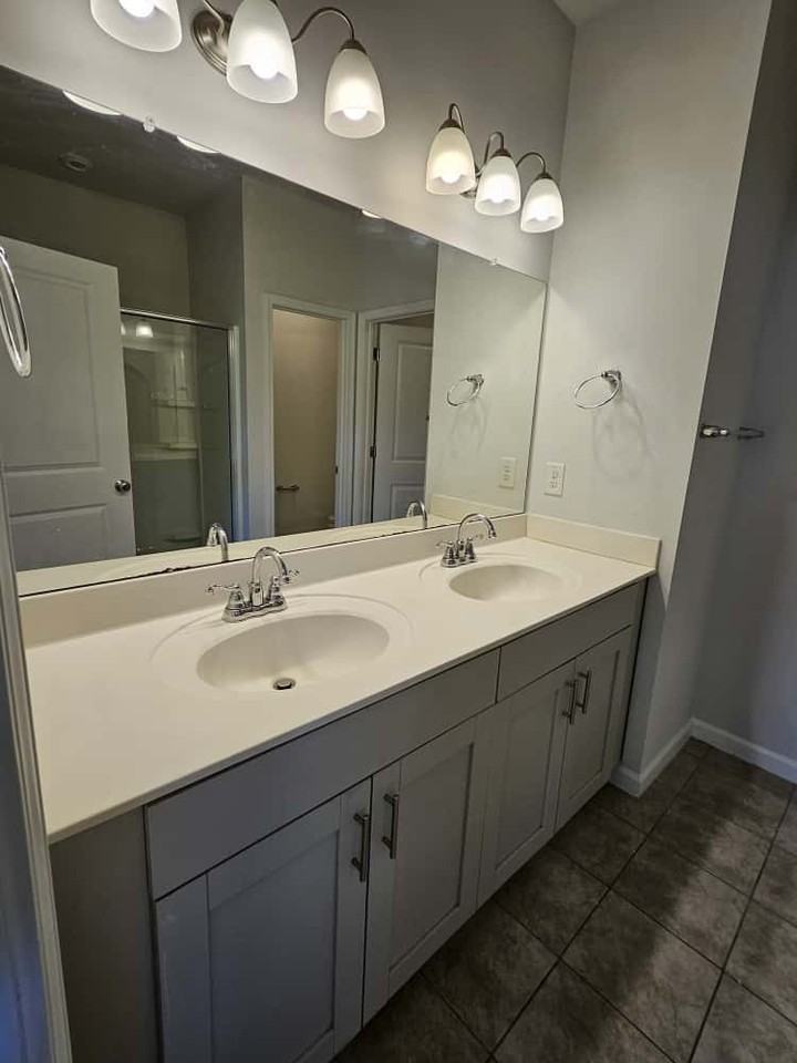 1096 Cameron Way #1 - Photo 2 of 21