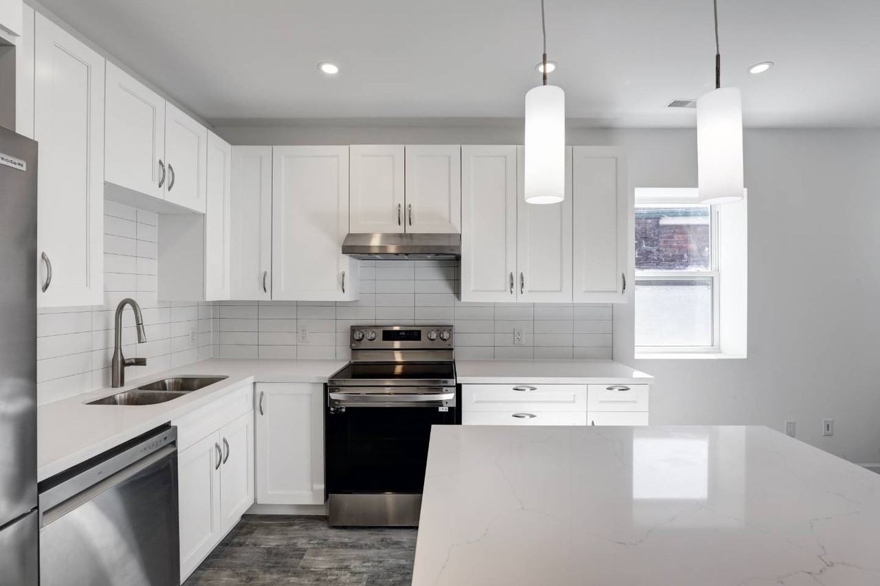 620 Bathurst Street - Photo 7 of 21