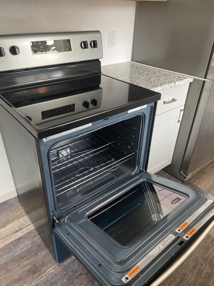 802 1/2 Nw 15th St #1 - Photo 6 of 35