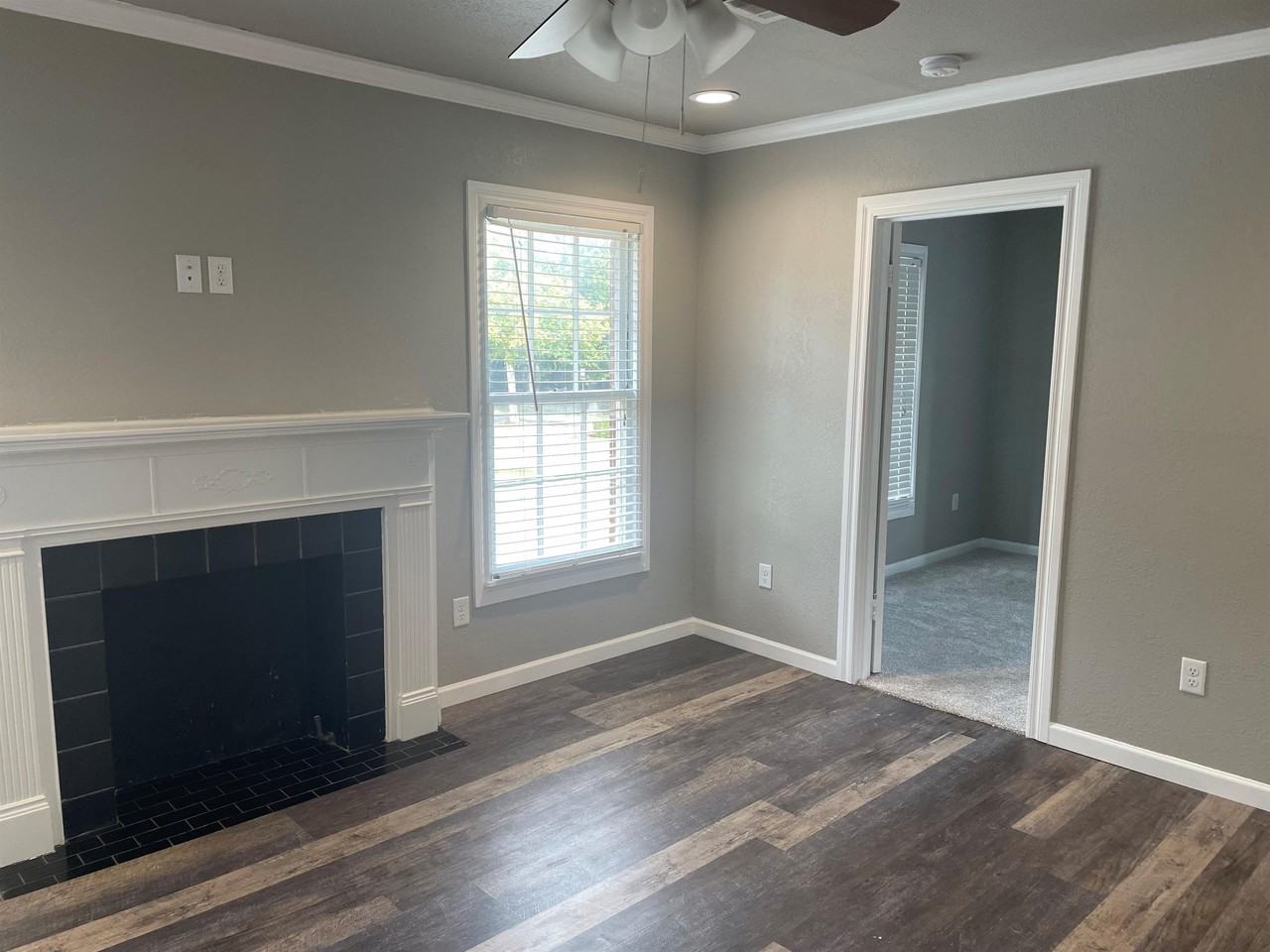 802 1/2 Nw 15th St #1 - Photo 2 of 35