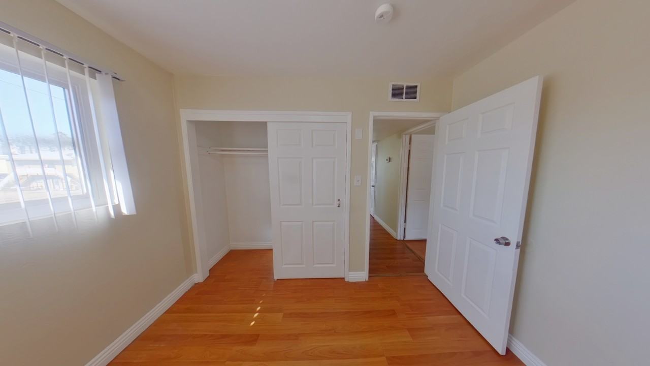 512 North Cir #4 - Photo 4 of 7